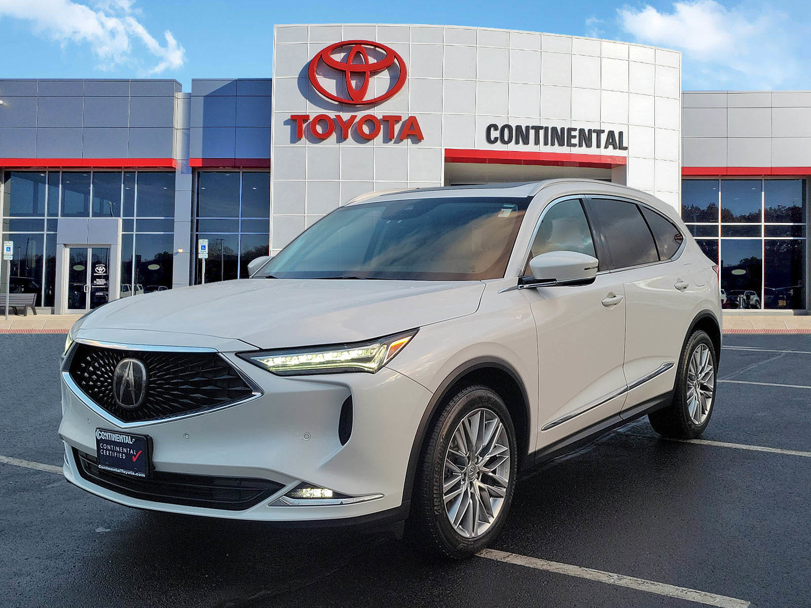 Used 2023 Acura MDX SH-AWD w/ Advance Package image 3