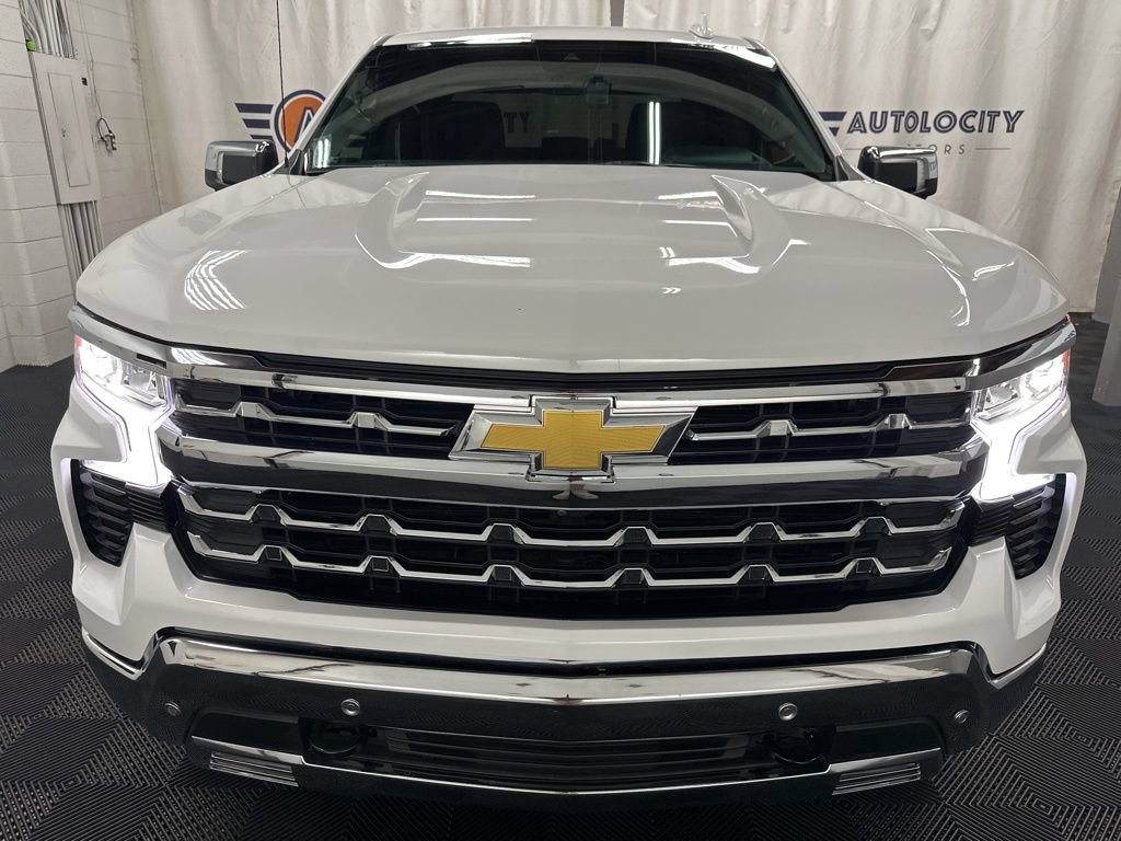 Used 2023 Chevrolet Silverado 1500 LTZ AWD/4WD image 4