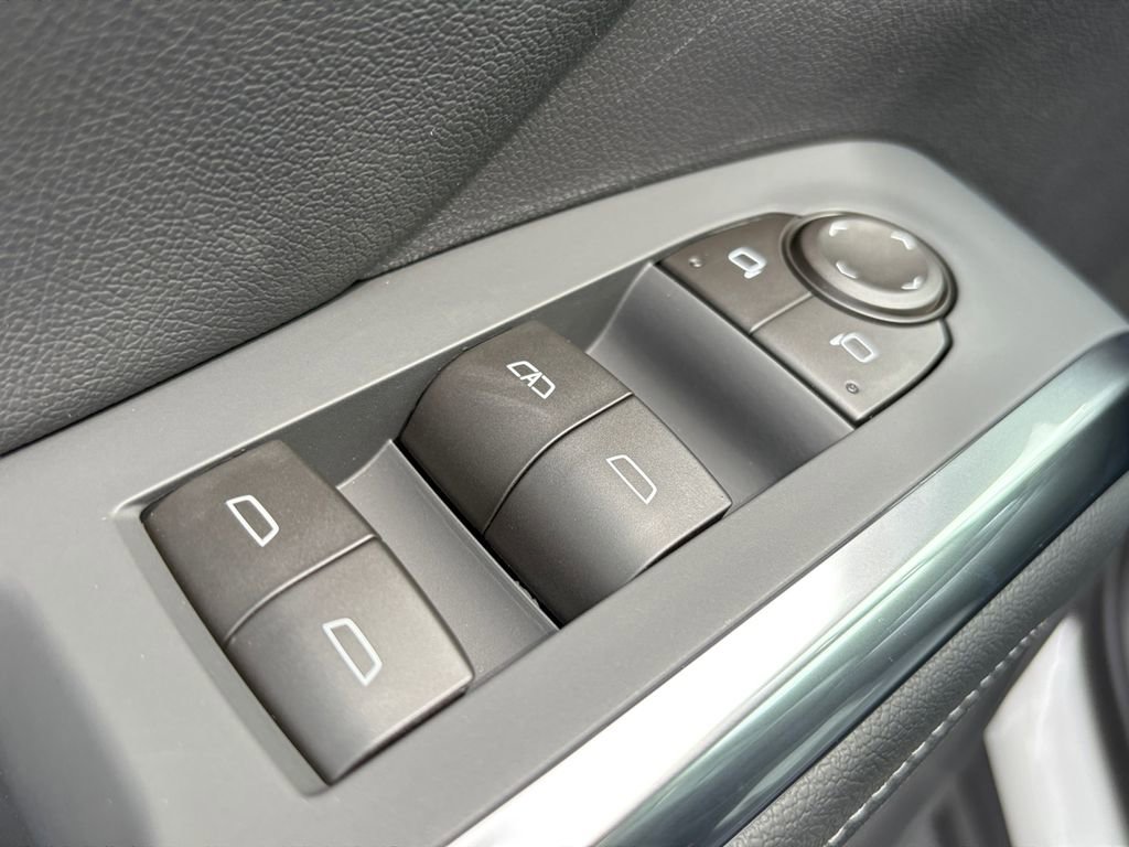 New 2026 Chevrolet Traverse LT w/ Enhanced Driving Package FWD image 16