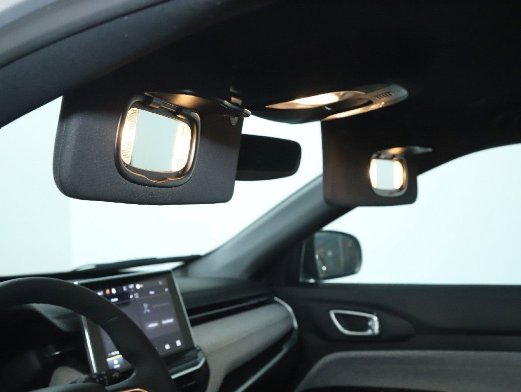 Used 2024 Jeep Compass Latitude image 19