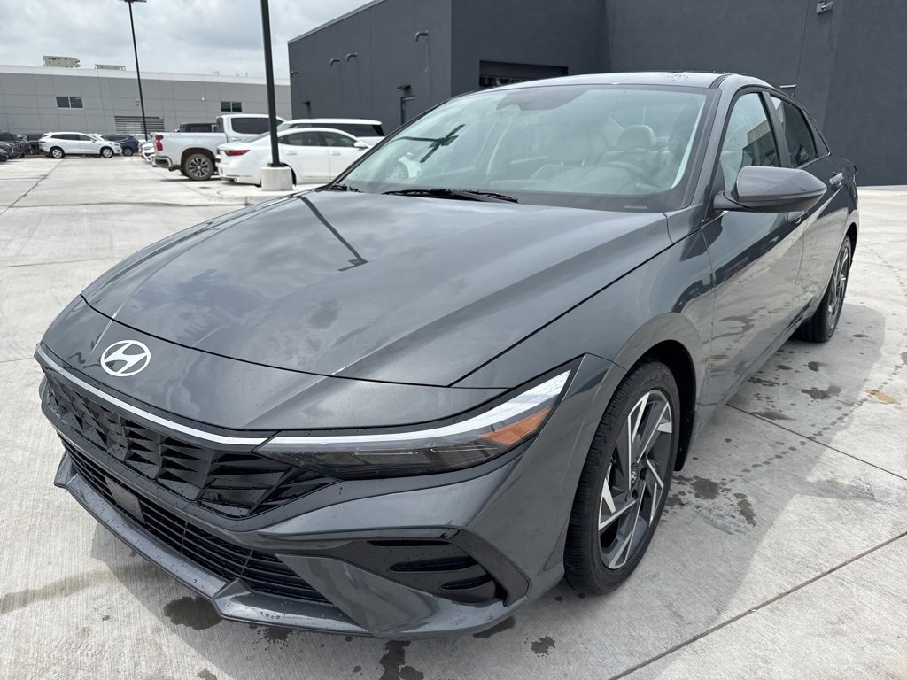 New 2025 Hyundai Elantra Limited