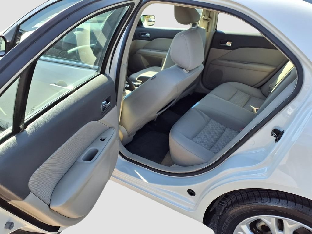 Used 2012 Ford Fusion SE FWD image 32