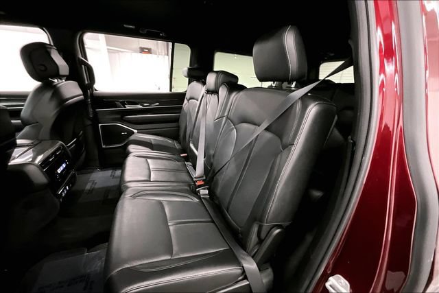 Used 2022 Jeep Wagoneer Series II AWD/4WD image 24