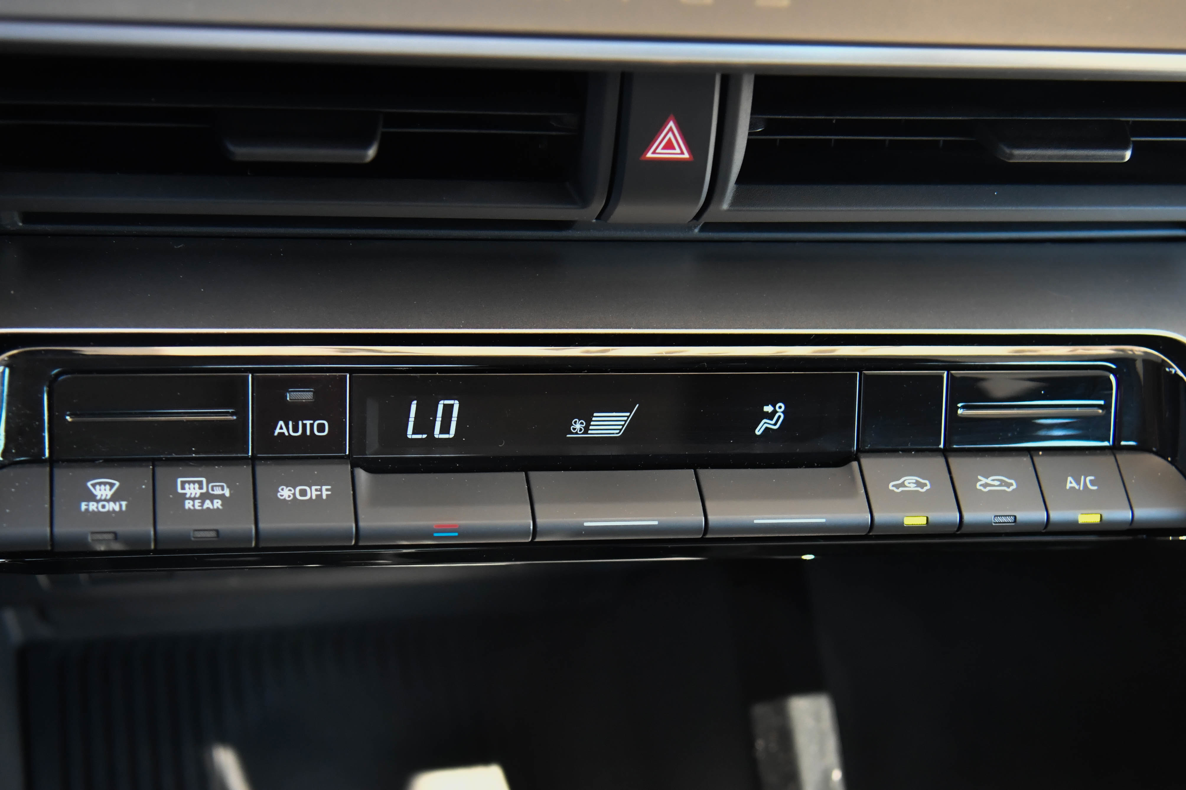 Used 2025 Toyota Prius LE image 23