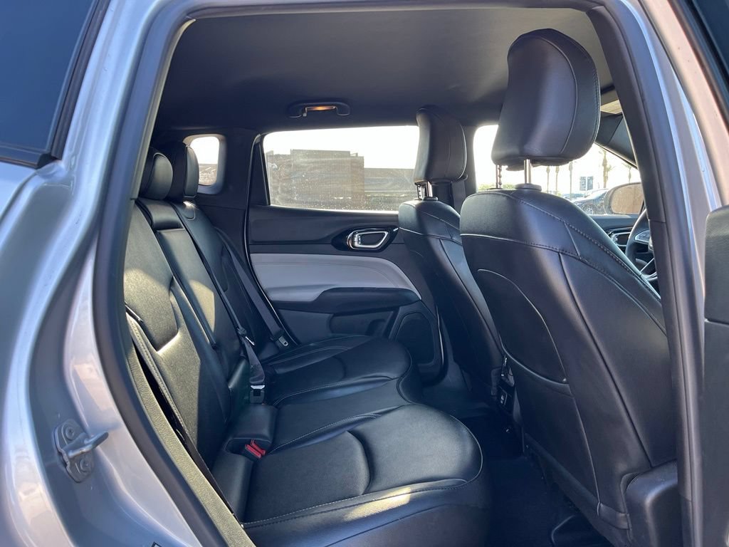 Used 2025 Jeep Compass Limited AWD/4WD image 16