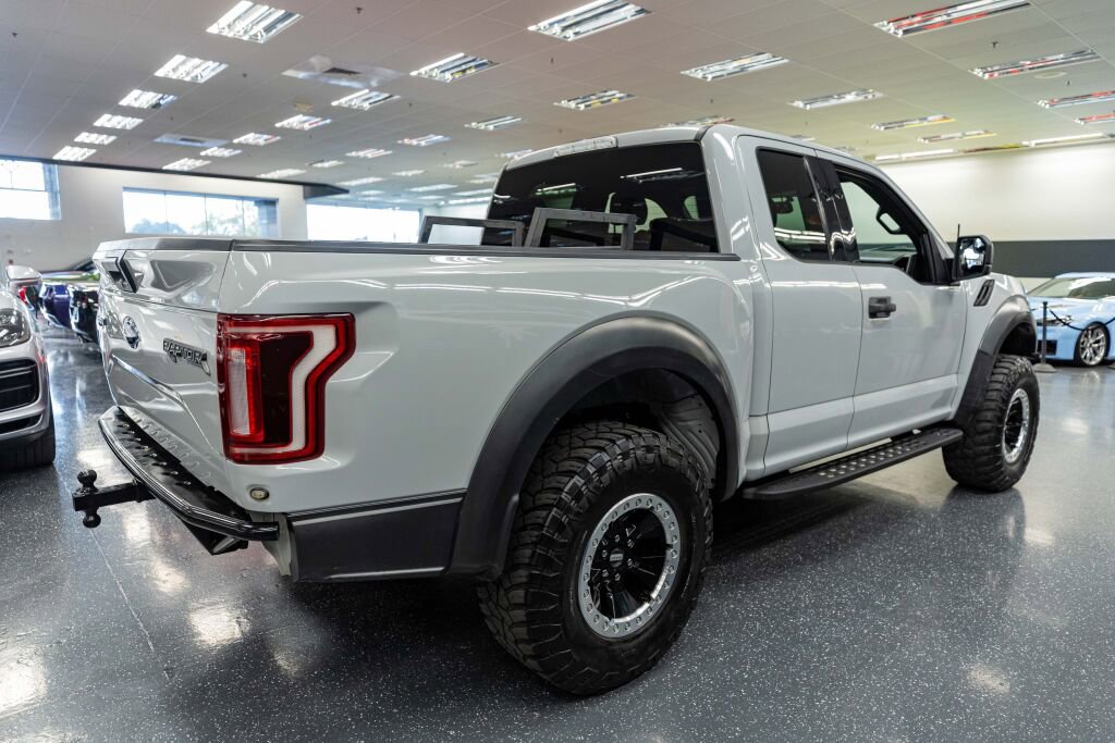 Used 2017 Ford F150 Raptor image 5
