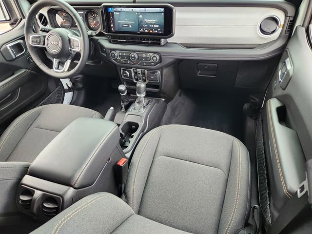 Certified 2026 Jeep Wrangler Sahara AWD/4WD image 24