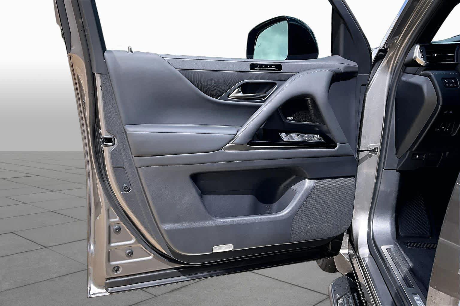 New 2026 Lexus LX 700h Luxury w/ Appearance Package AWD/4WD image 10