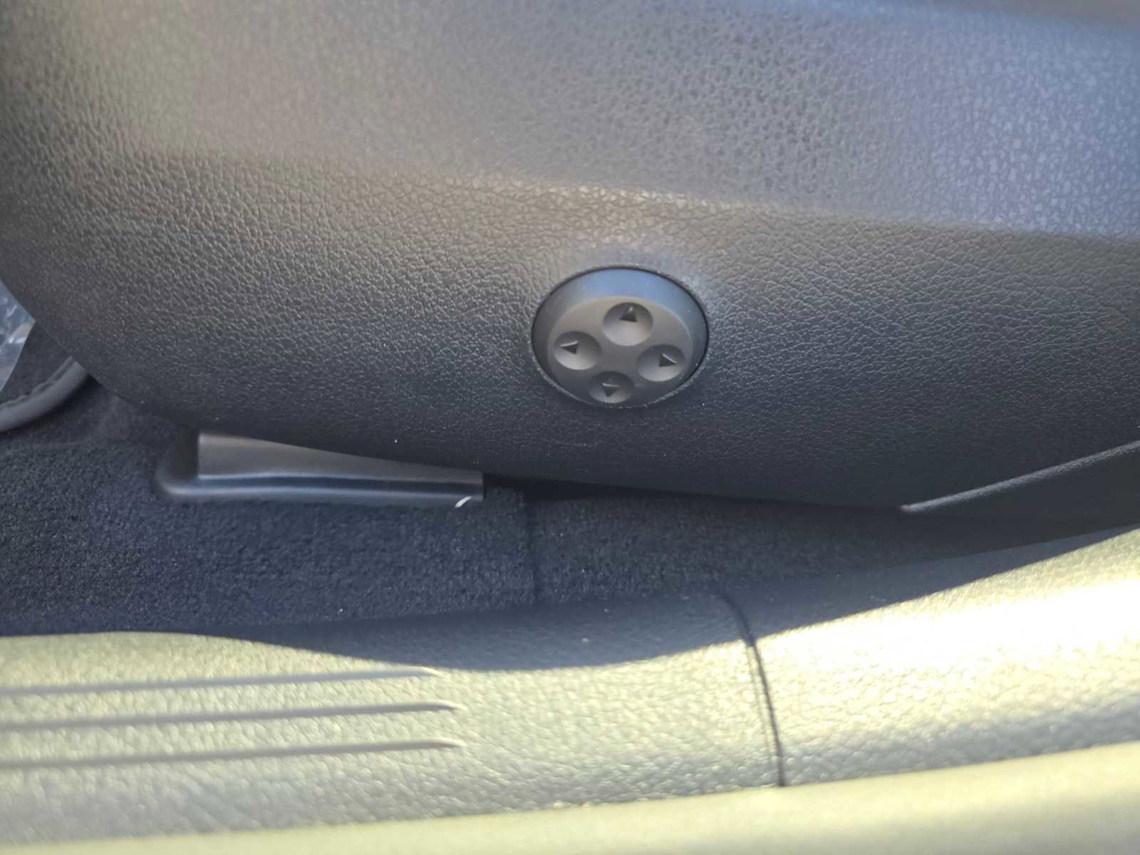 Used 2025 Mercedes-Benz C 300 4MATIC Sedan image 23