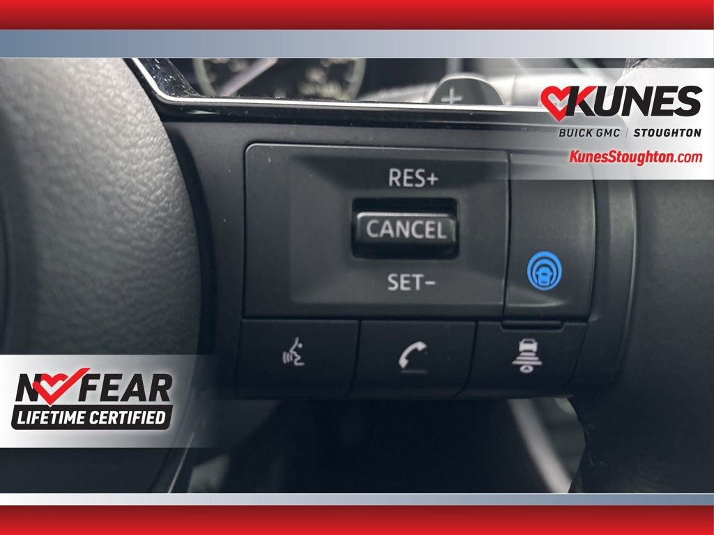 Used 2023 Nissan Rogue SV w/ SV Premium B Package image 15
