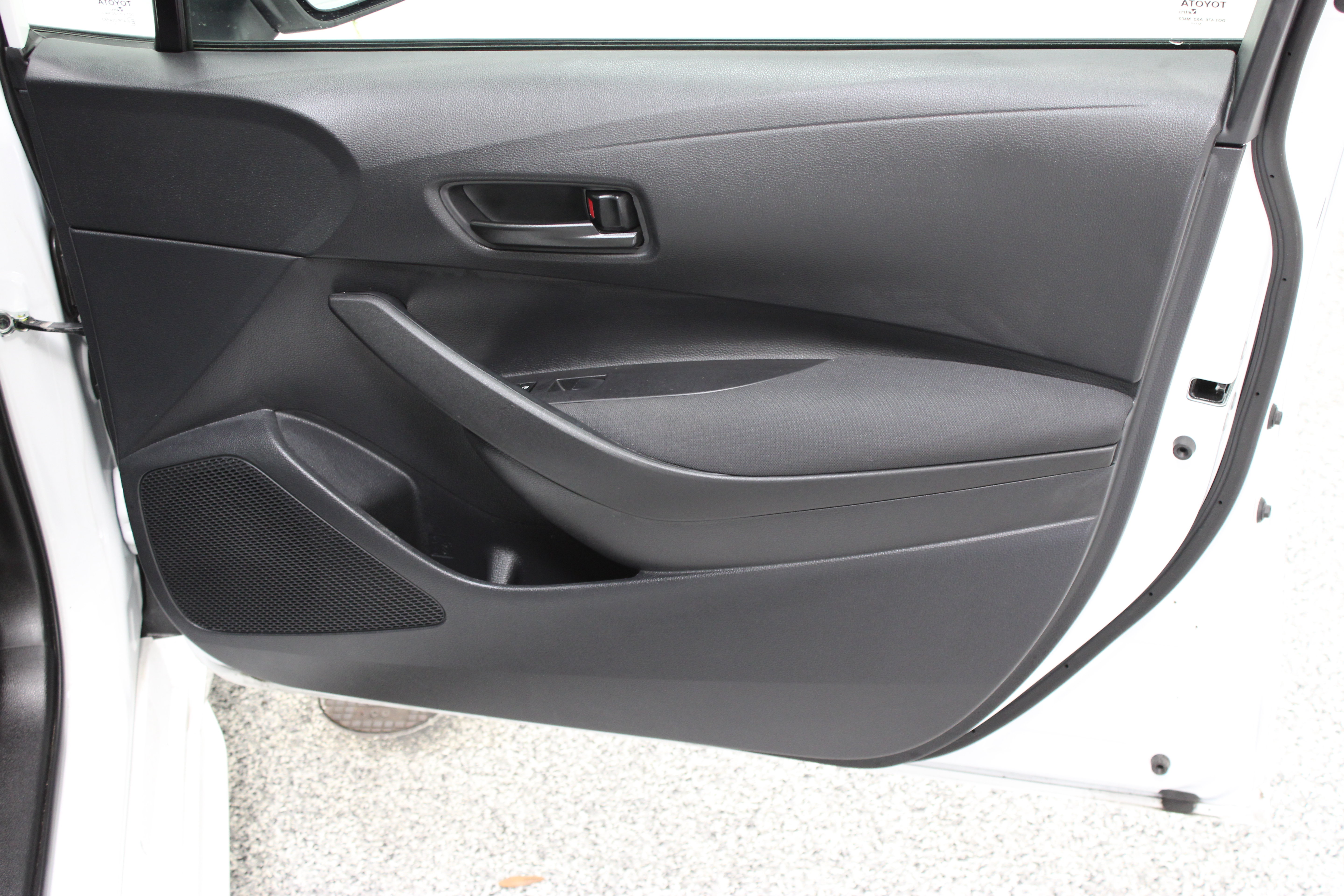Certified 2026 Toyota Corolla LE FWD image 32