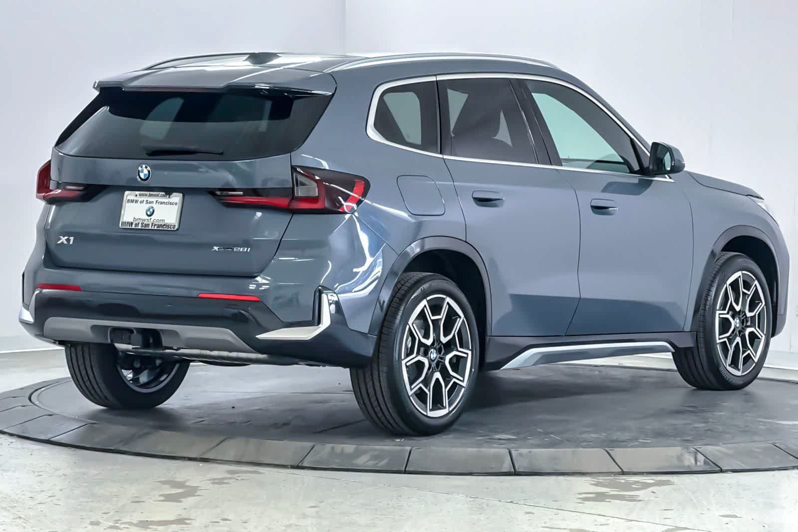 New 2026 BMW X1 xDrive28i w/ Convenience Package AWD/4WD image 2