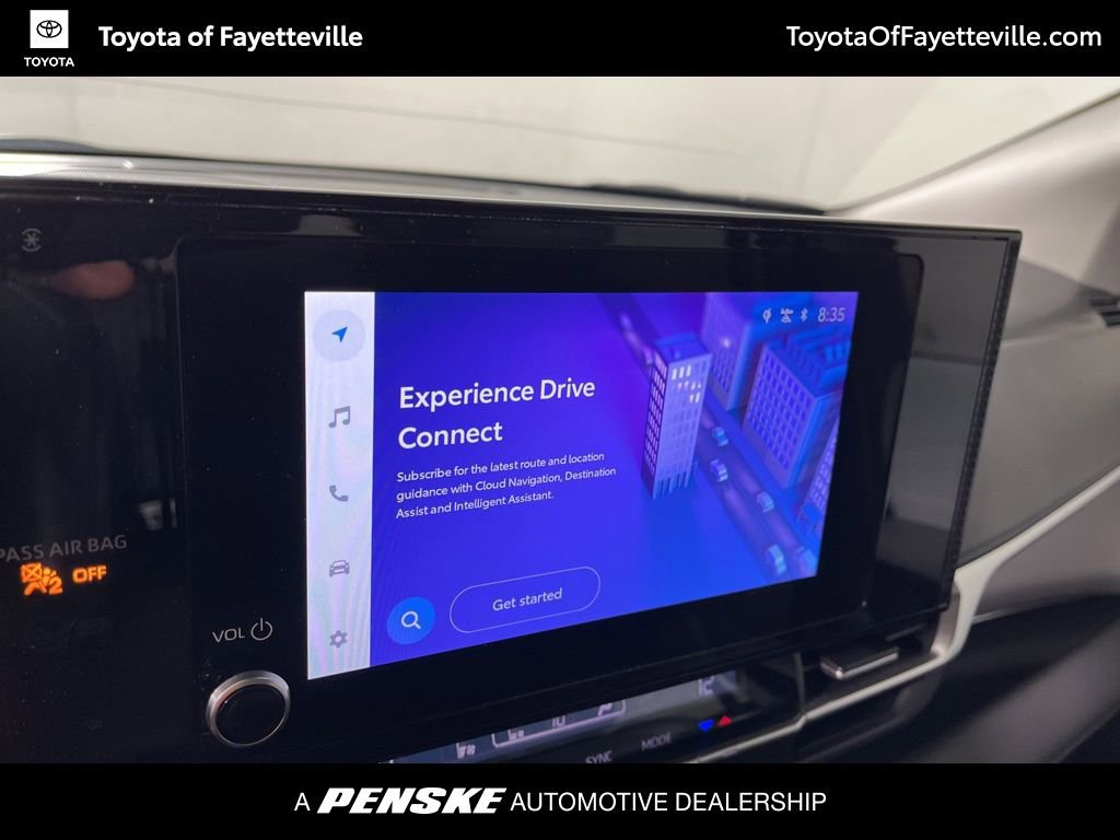 Used 2025 Toyota Sienna LE w/ LE Plus Package image 32