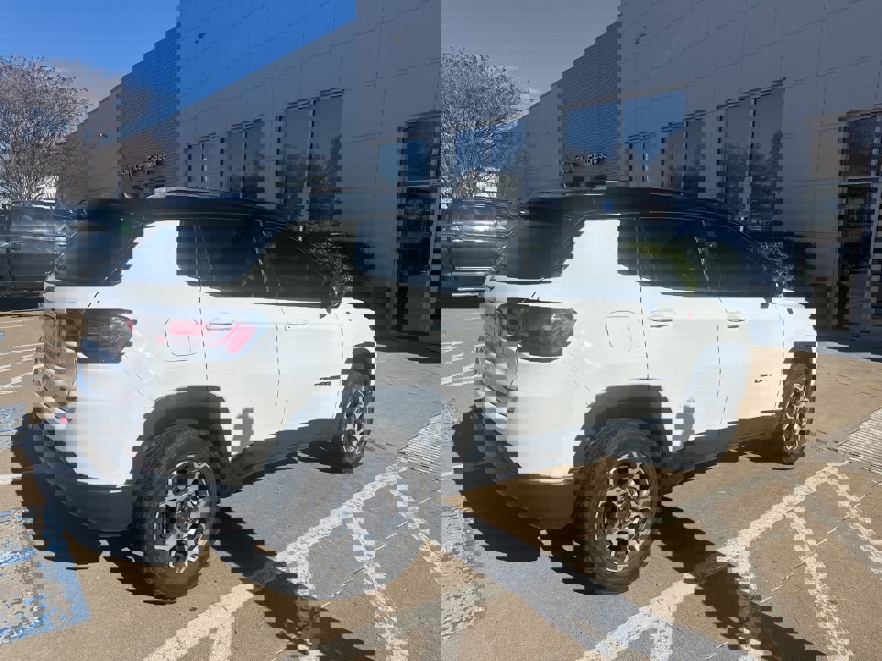 Used 2022 Jeep Compass Trailhawk w/ Trailhawk Elite Group image 3