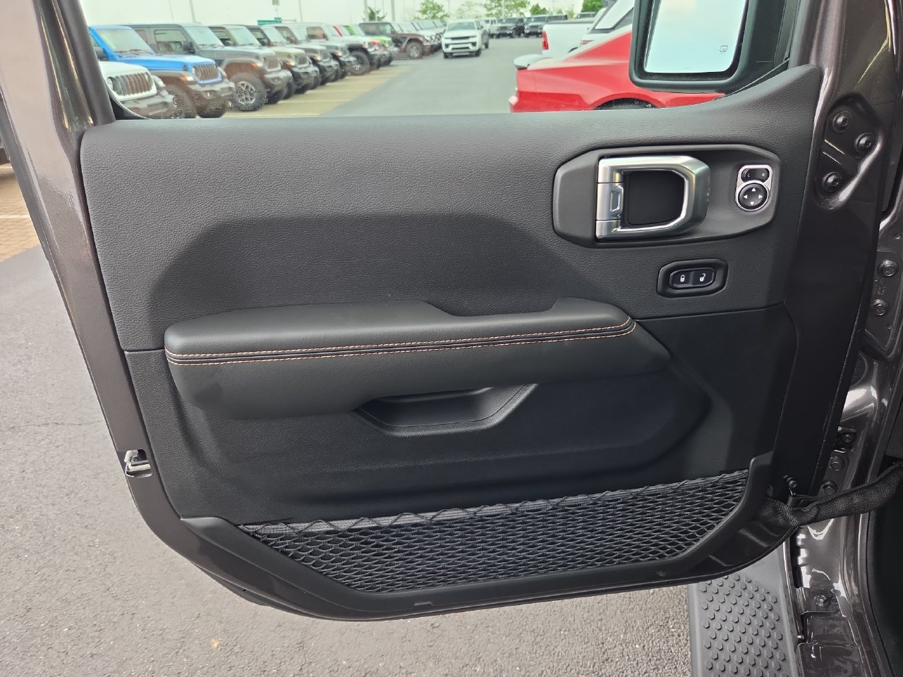 New 2026 Jeep Wrangler Unlimited Sahara AWD/4WD image 20