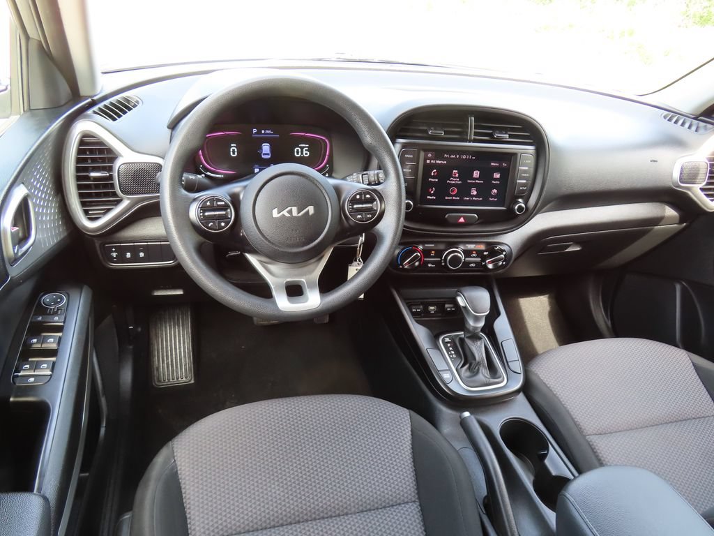Certified 2024 Kia Soul LX w/ Option Group 015 FWD image 4