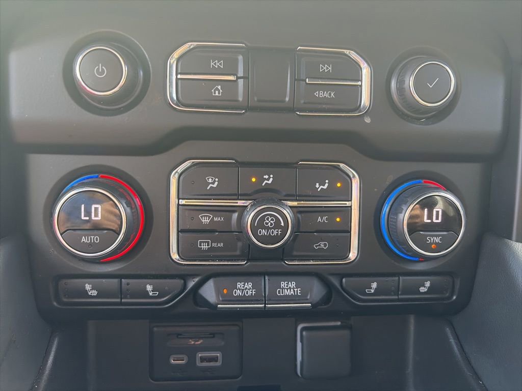 Used 2021 Chevrolet Tahoe Z71 w/ Luxury Package image 21