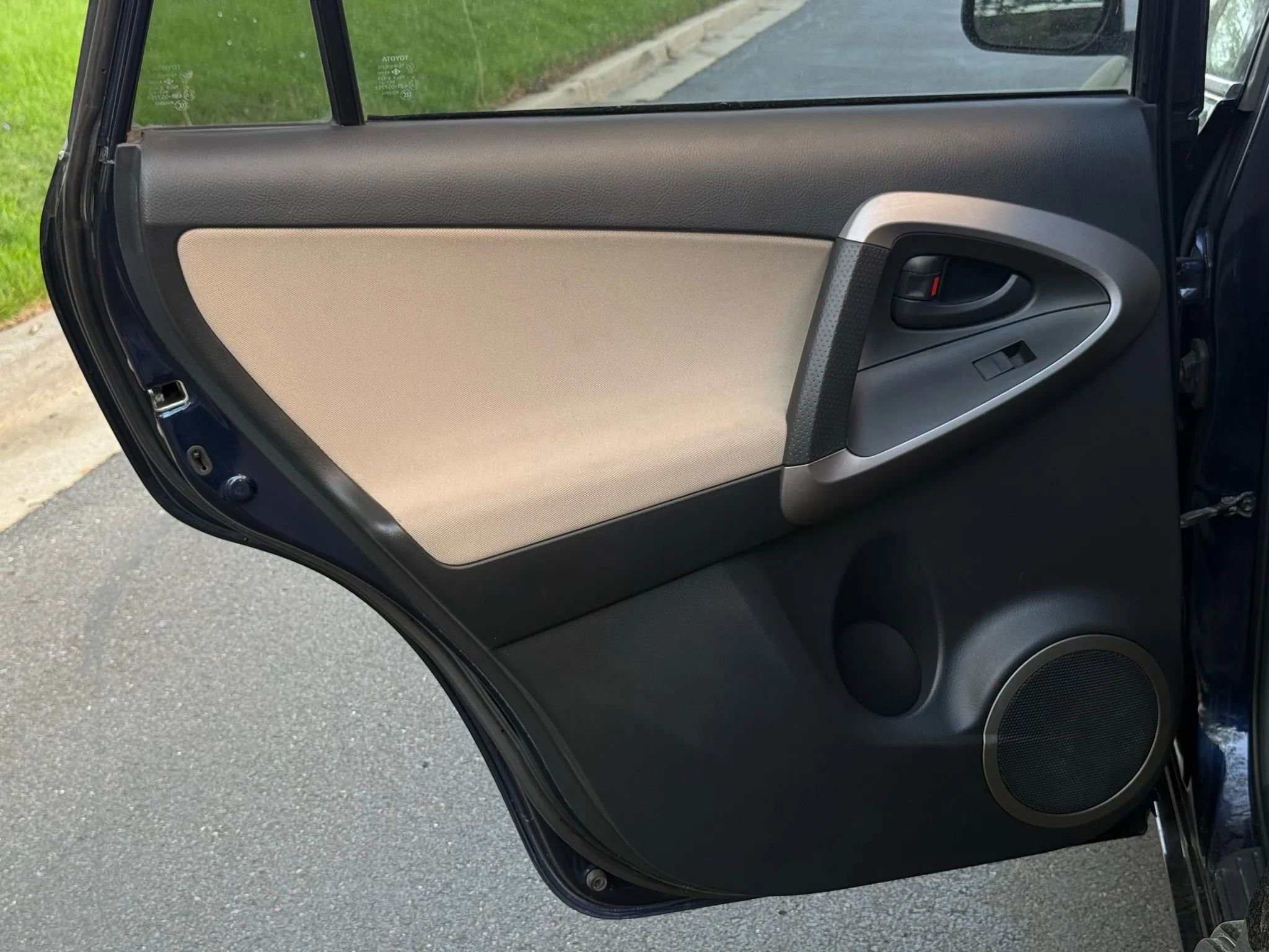 Used 2007 Toyota RAV4 Limited image 22