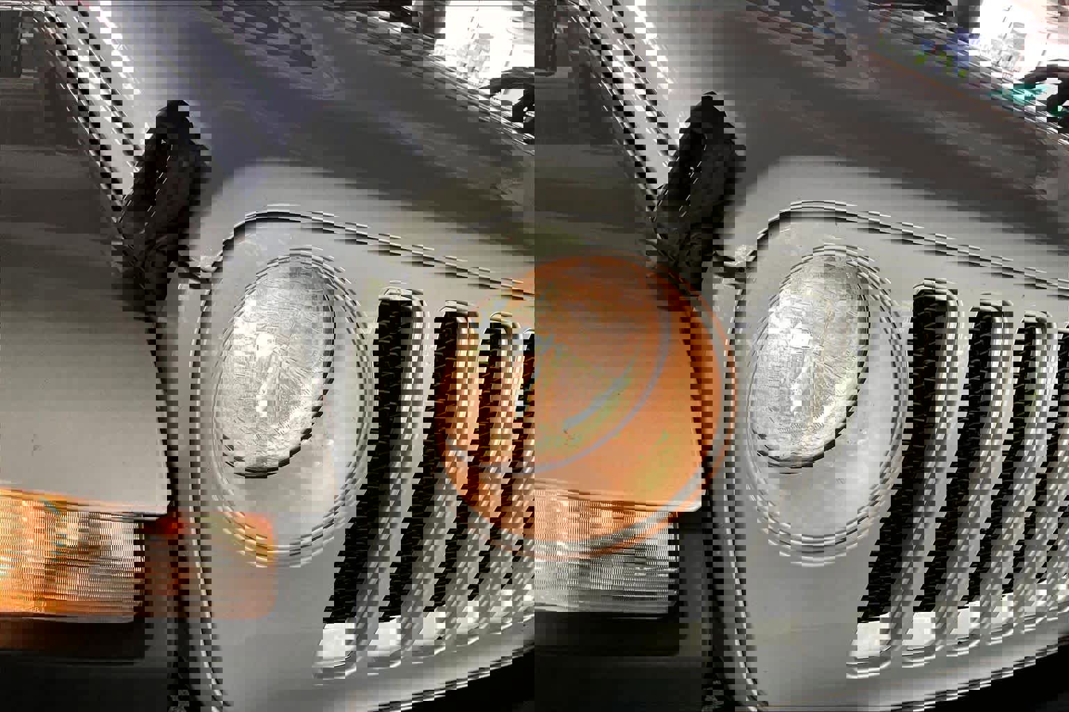 Used 2022 Jeep Wrangler Unlimited Sahara w/ Cold Weather Group AWD/4WD image 27