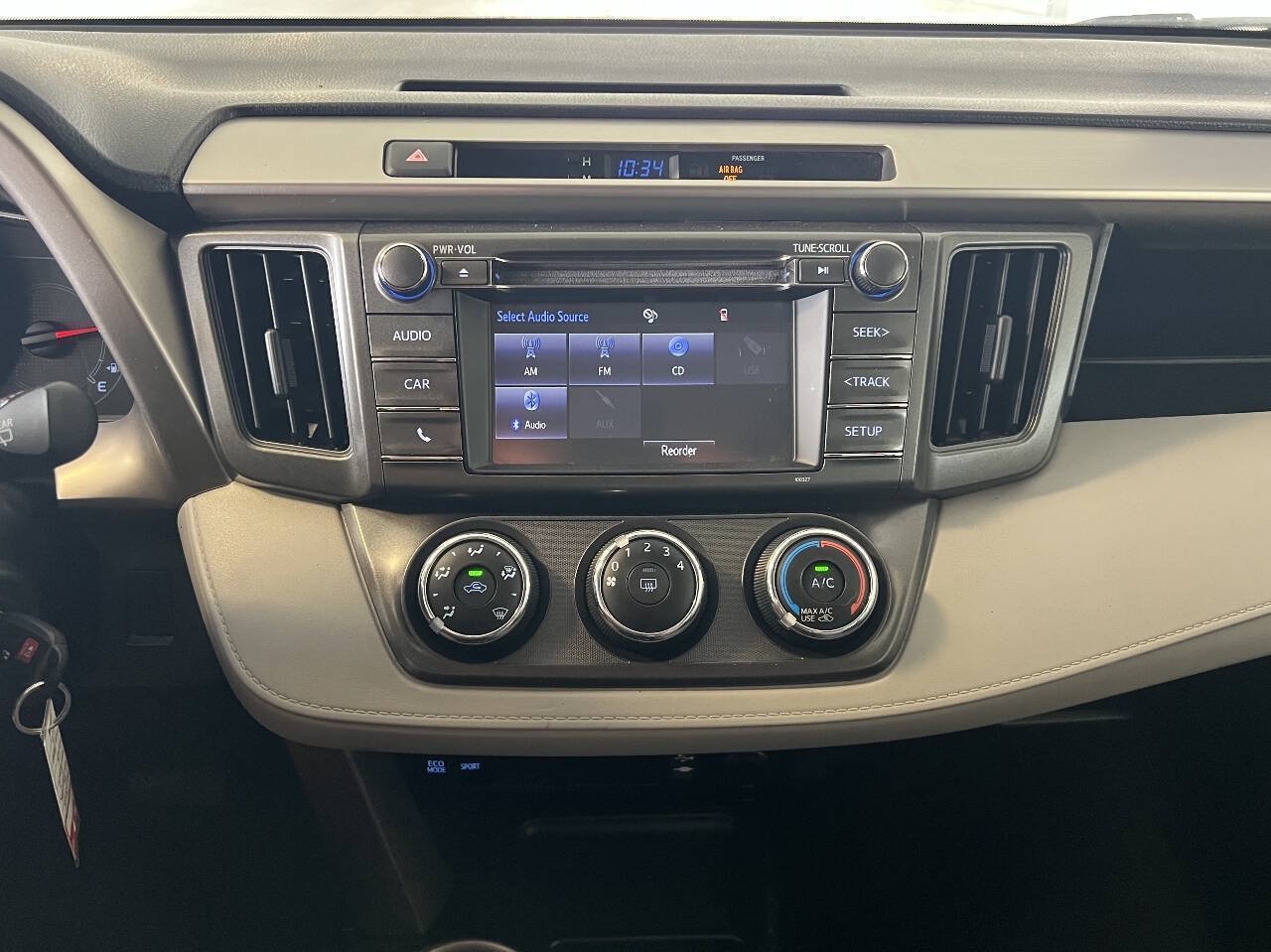 Used 2015 Toyota RAV4 LE AWD/4WD image 24