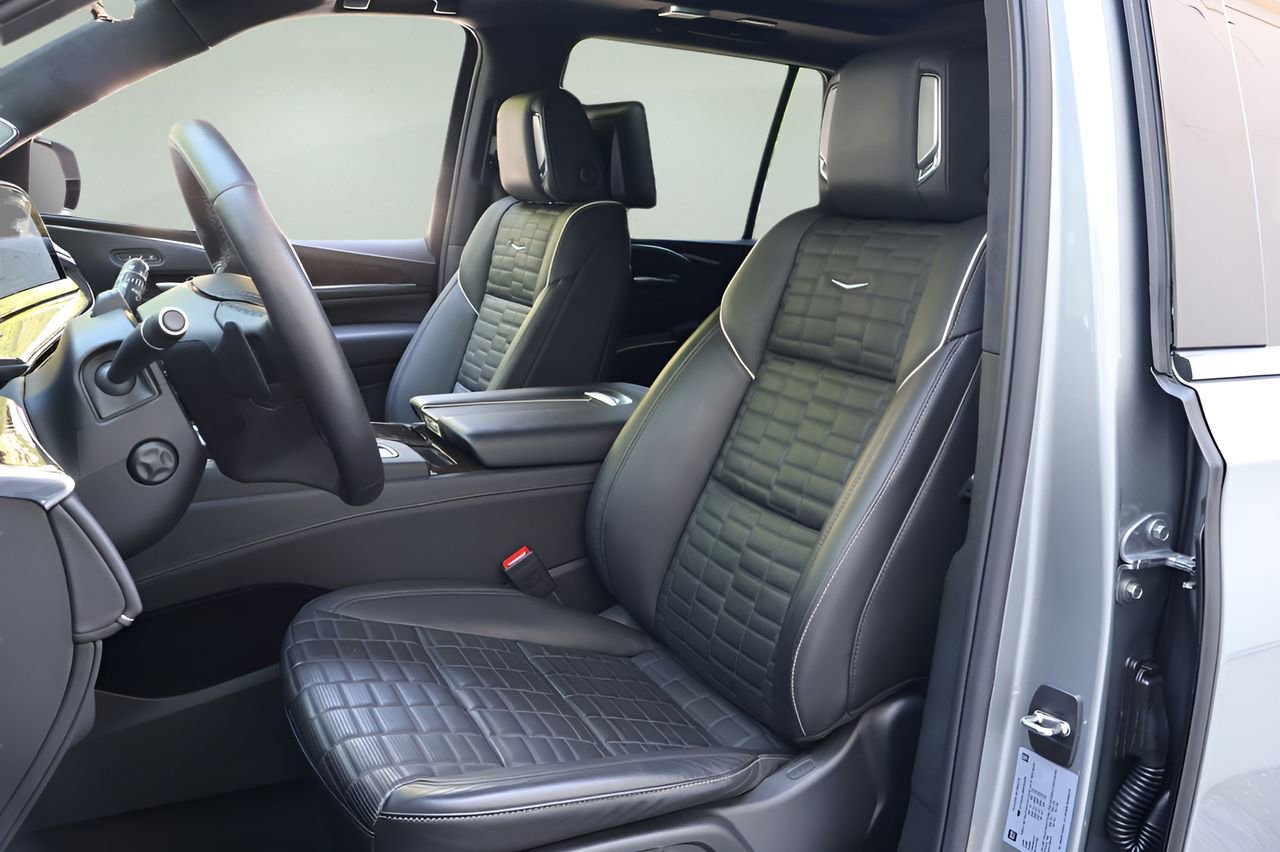 Certified 2024 Cadillac Escalade Premium Luxury Platinum image 12