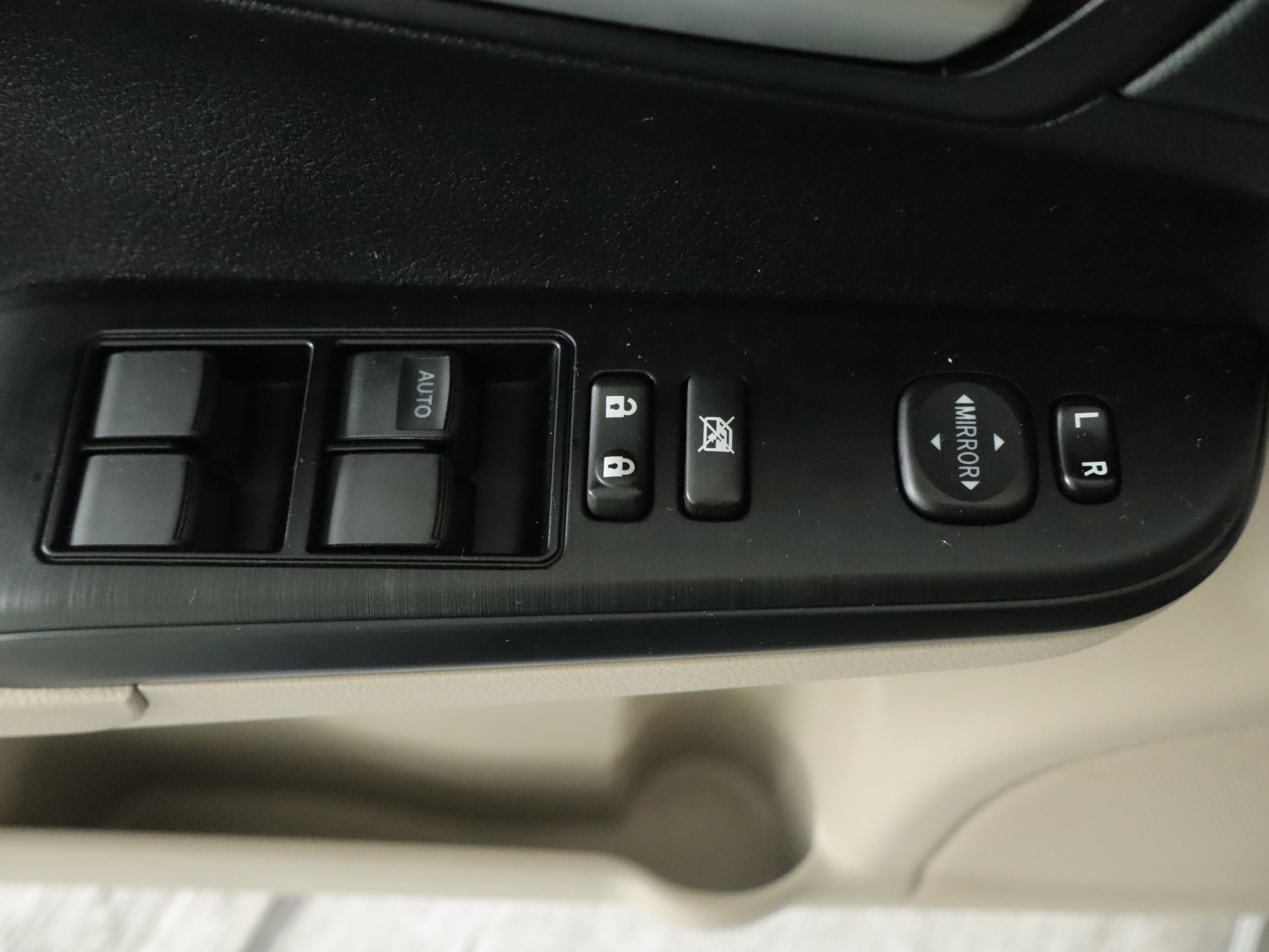 Used 2014 Toyota Camry FWD image 11