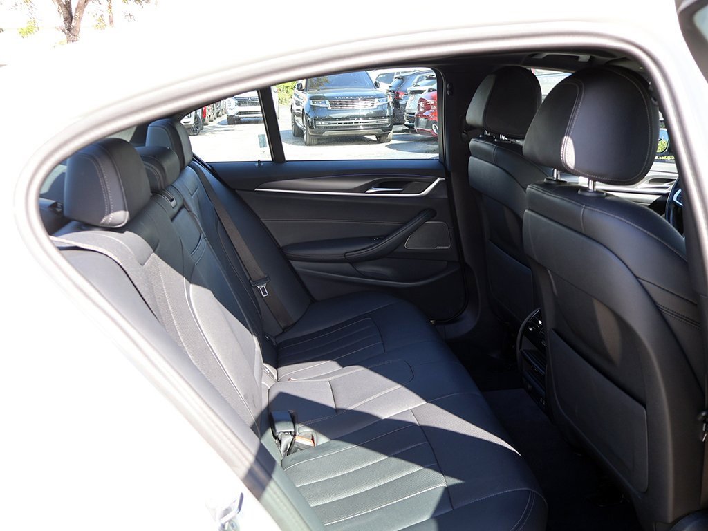 Used 2023 BMW 540i w/ M Sport Package image 40