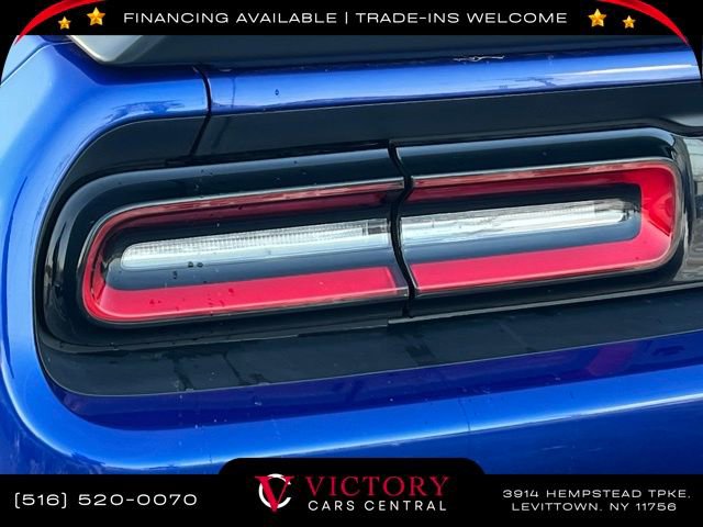 Used 2021 Dodge Challenger SXT w/ Blacktop Package image 9