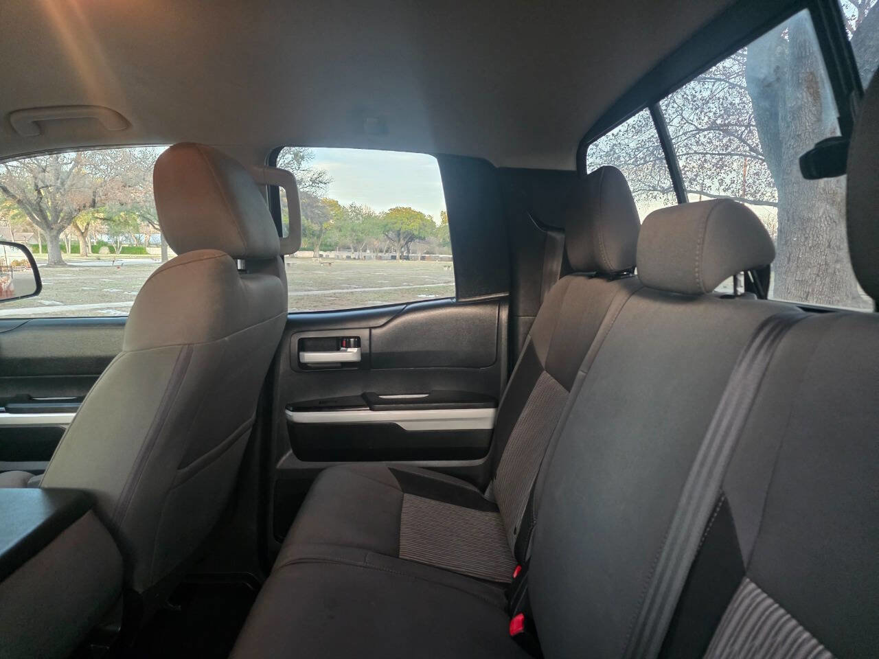 Used 2015 Toyota Tundra SR5 image 22