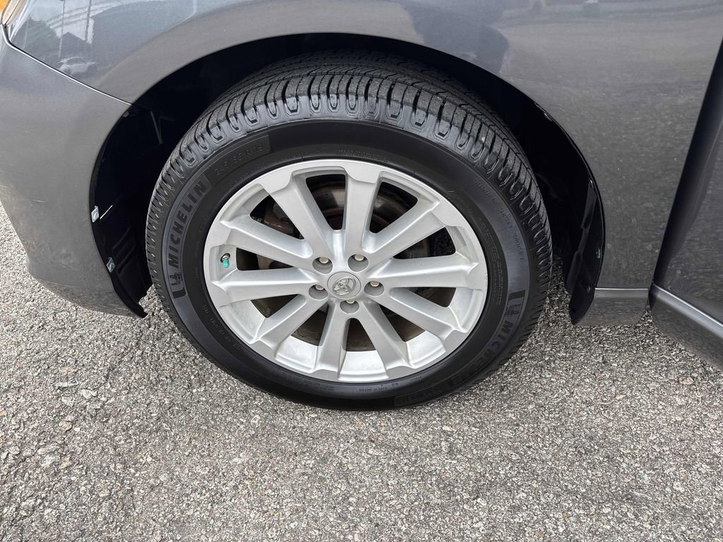 Used 2012 Toyota Venza XLE AWD/4WD image 33