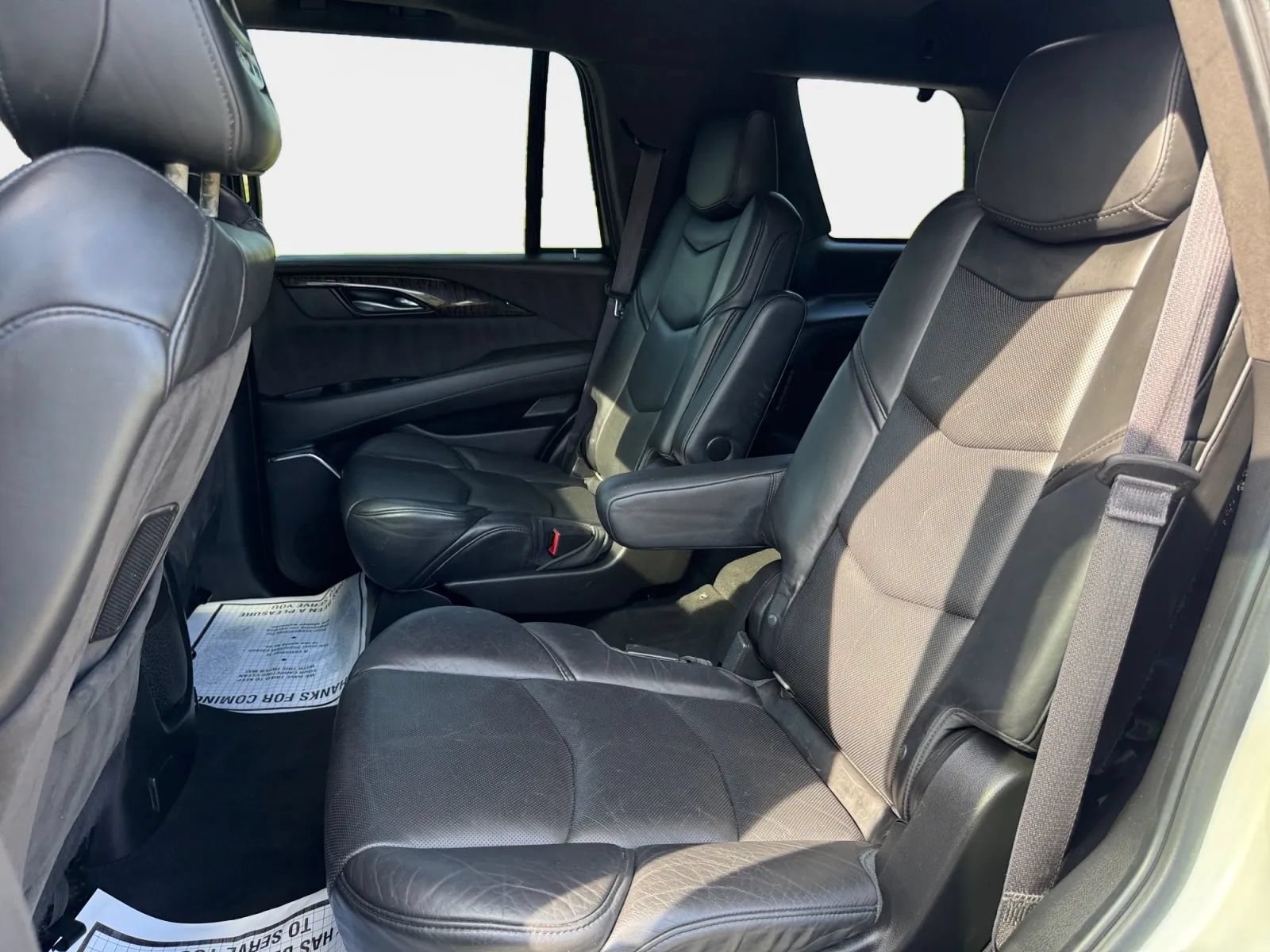 Used 2015 Cadillac Escalade Platinum RWD image 11