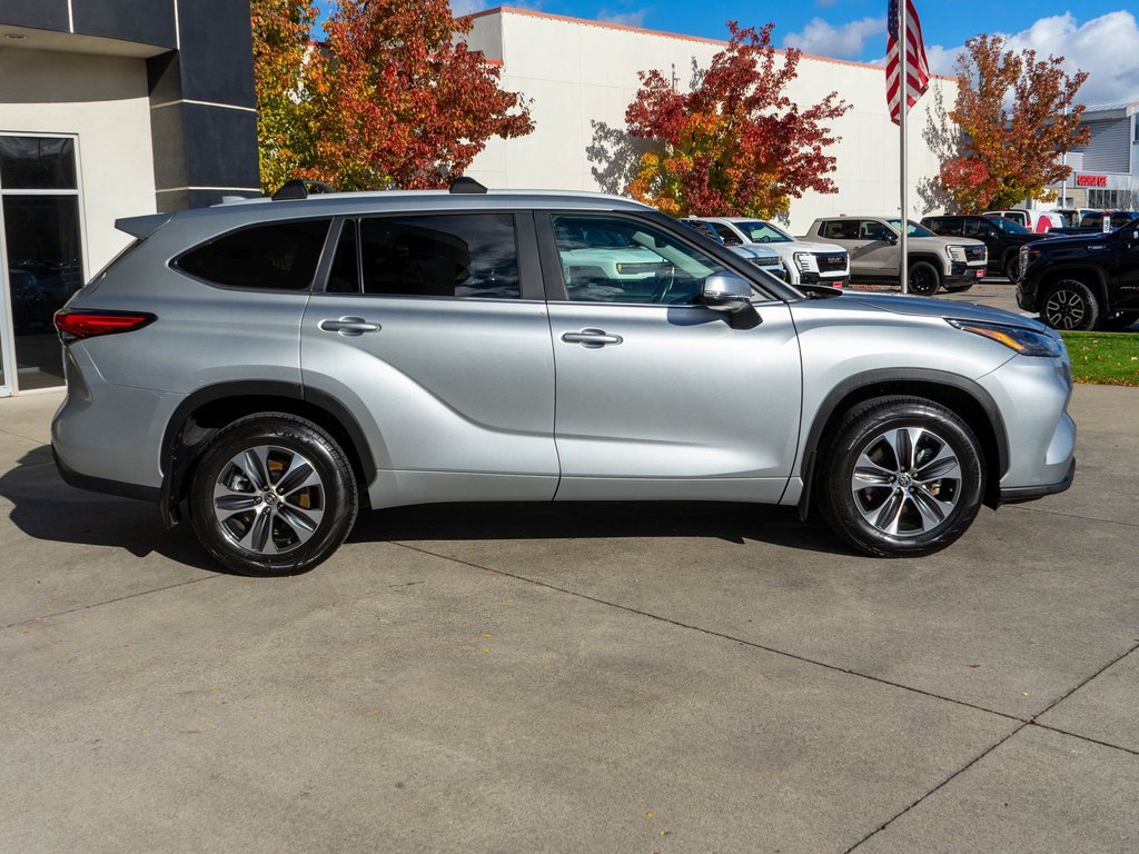 Used 2023 Toyota Highlander L image 8