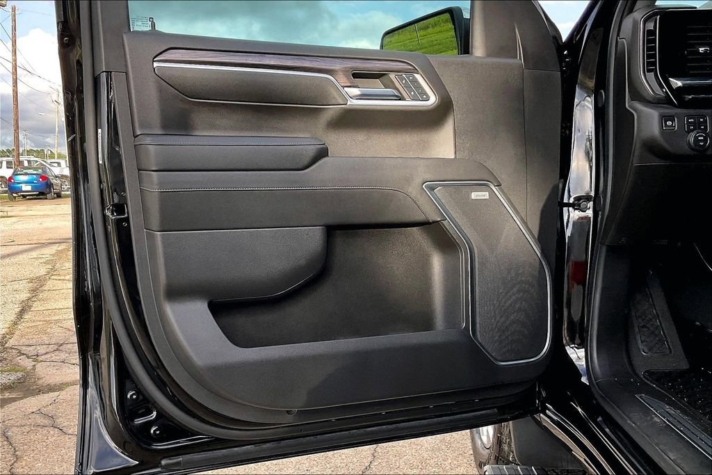 Used 2024 Chevrolet Silverado 1500 LTZ w/ LTZ Premium Texas Edition AWD/4WD image 17