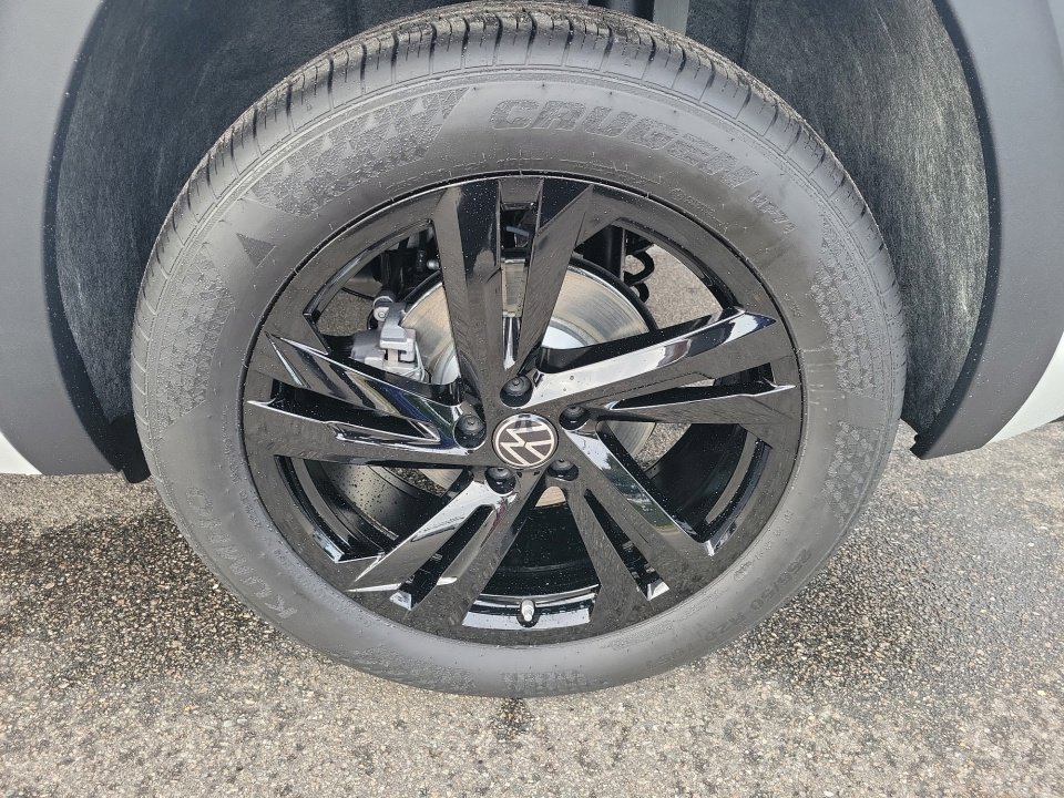 New 2026 Volkswagen Atlas Cross Sport SEL R-Line image 27