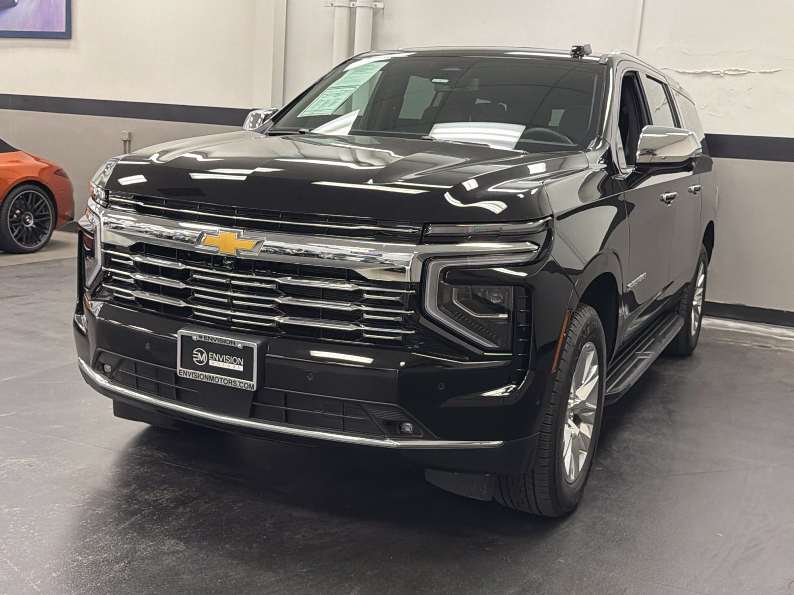 Used 2025 Chevrolet Suburban Premier w/ Sun And Tow Package AWD/4WD image 6