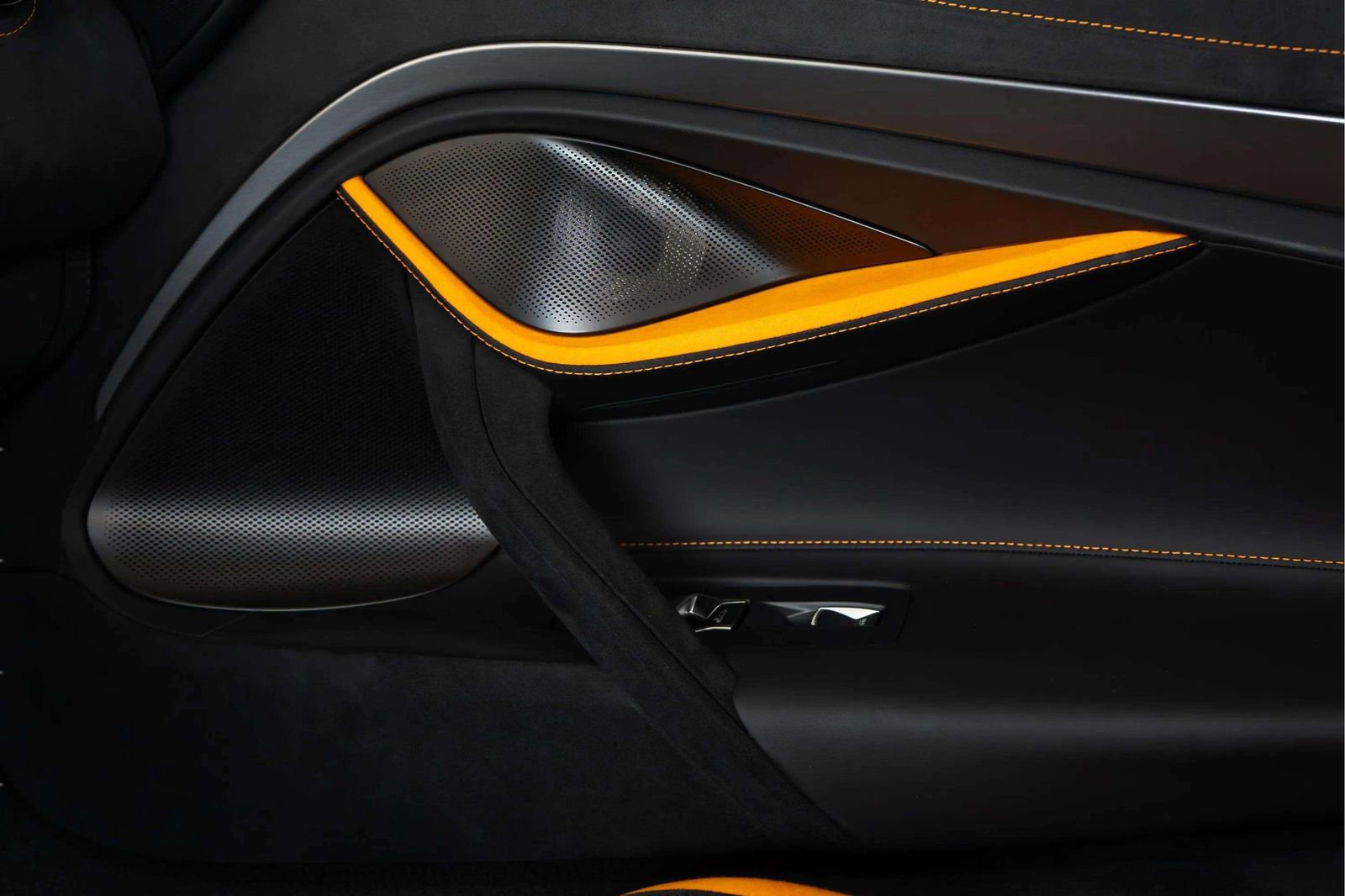 Used 2024 McLaren 750S RWD image 17