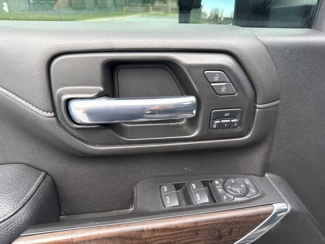 Used 2021 GMC Sierra 2500 Denali w/ Denali Black Diamond Edition AWD/4WD image 14