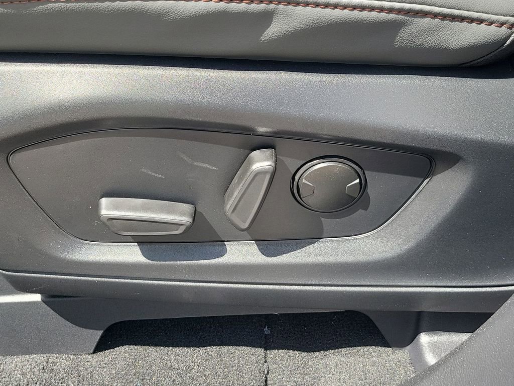 New 2026 Ford Explorer Active w/ Active Comfort Package image 14