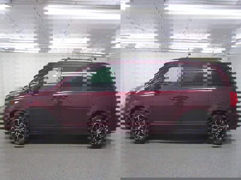 Used 2019 Dodge Grand Caravan GT image 4