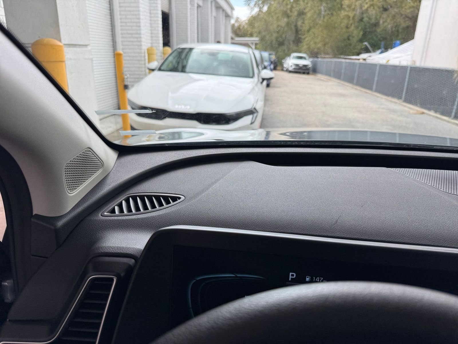 Used 2025 Kia Sportage LX image 34