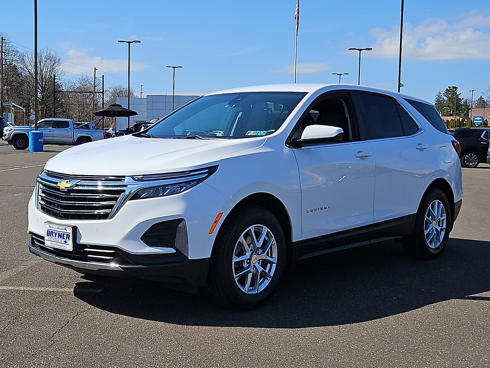 Used 2023 Chevrolet Equinox LT image 3