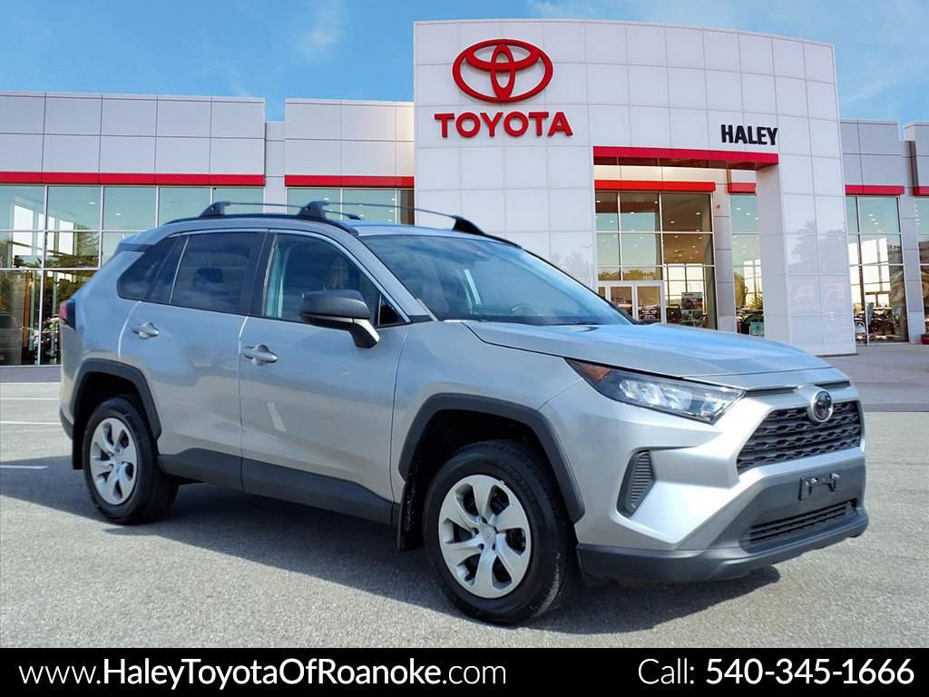 Used 2021 Toyota RAV4 LE FWD image 1