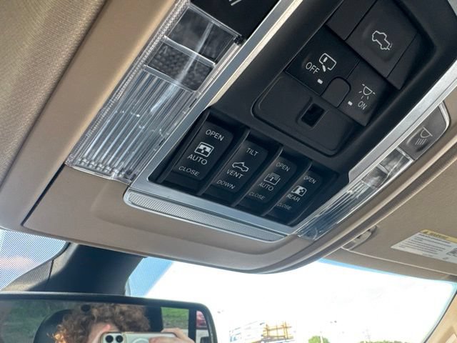 Used 2019 RAM 1500 Laramie AWD/4WD image 22