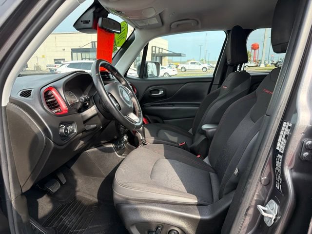 Used 2018 Jeep Renegade Trailhawk w/ Popular Equipment Group AWD/4WD image 10
