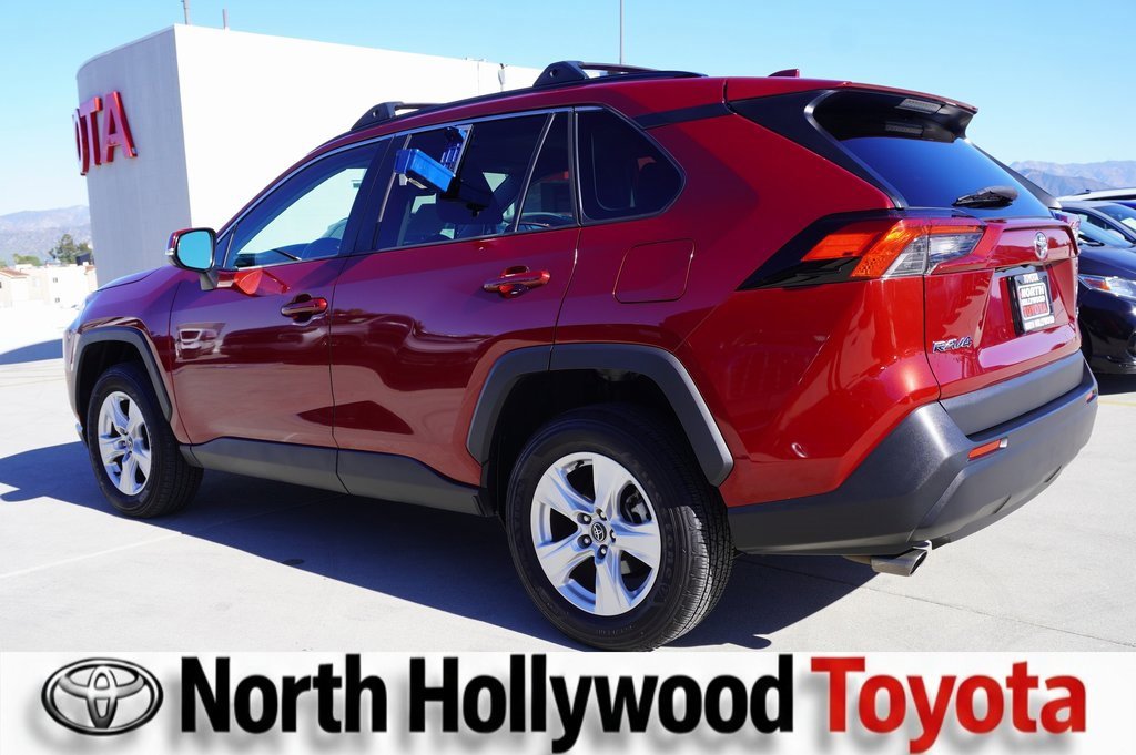 Used 2020 Toyota RAV4 XLE image 5