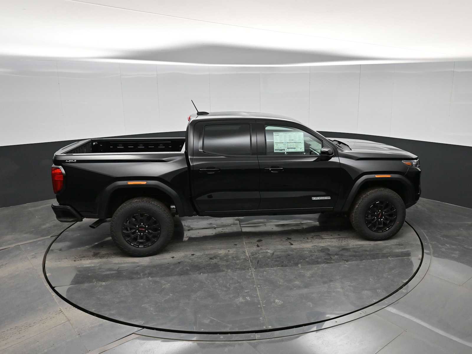 New 2026 GMC Canyon Elevation w/ Convenience Package image 30