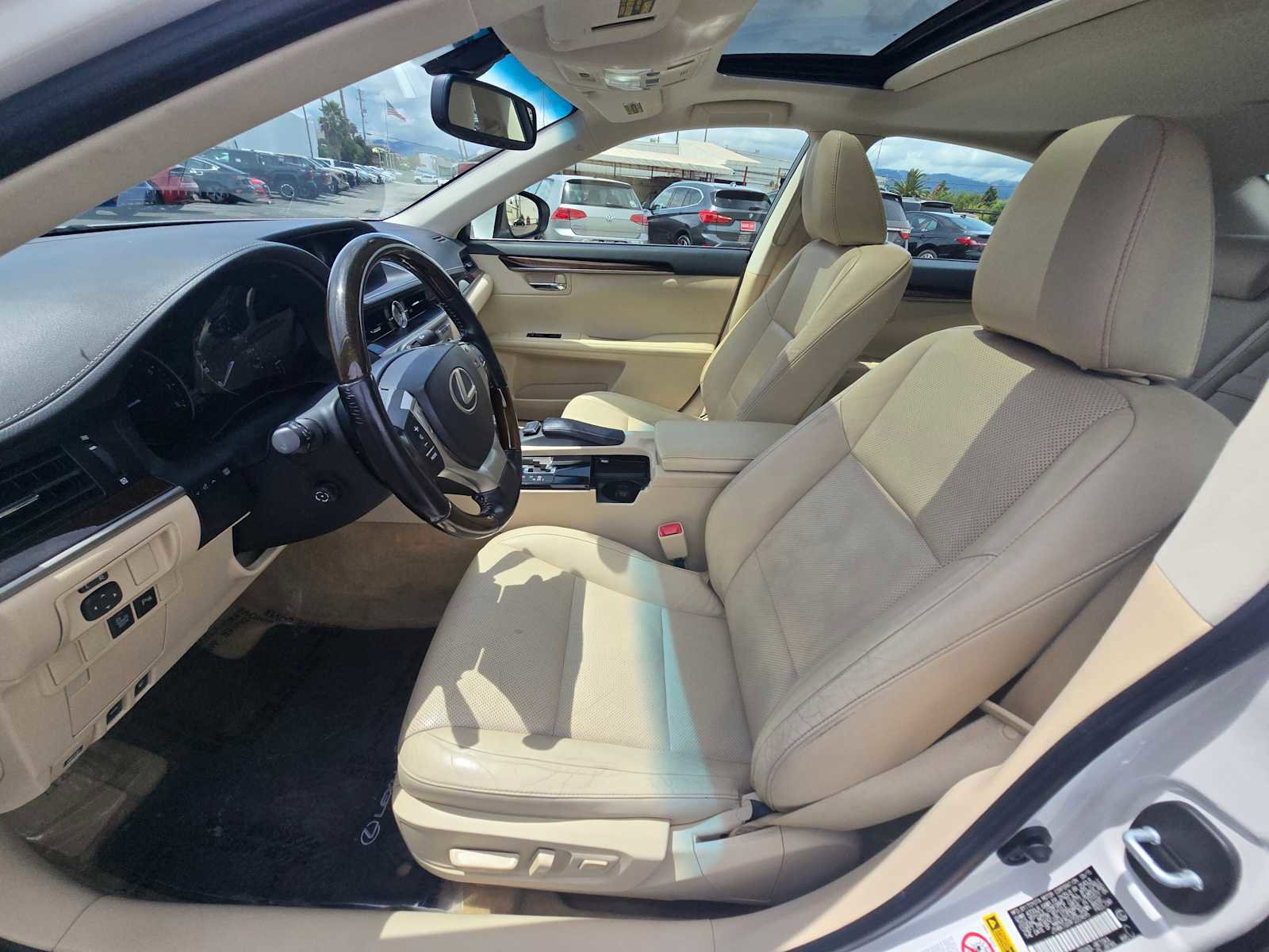 Used 2015 Lexus ES 350 w/ Luxury Package FWD image 21