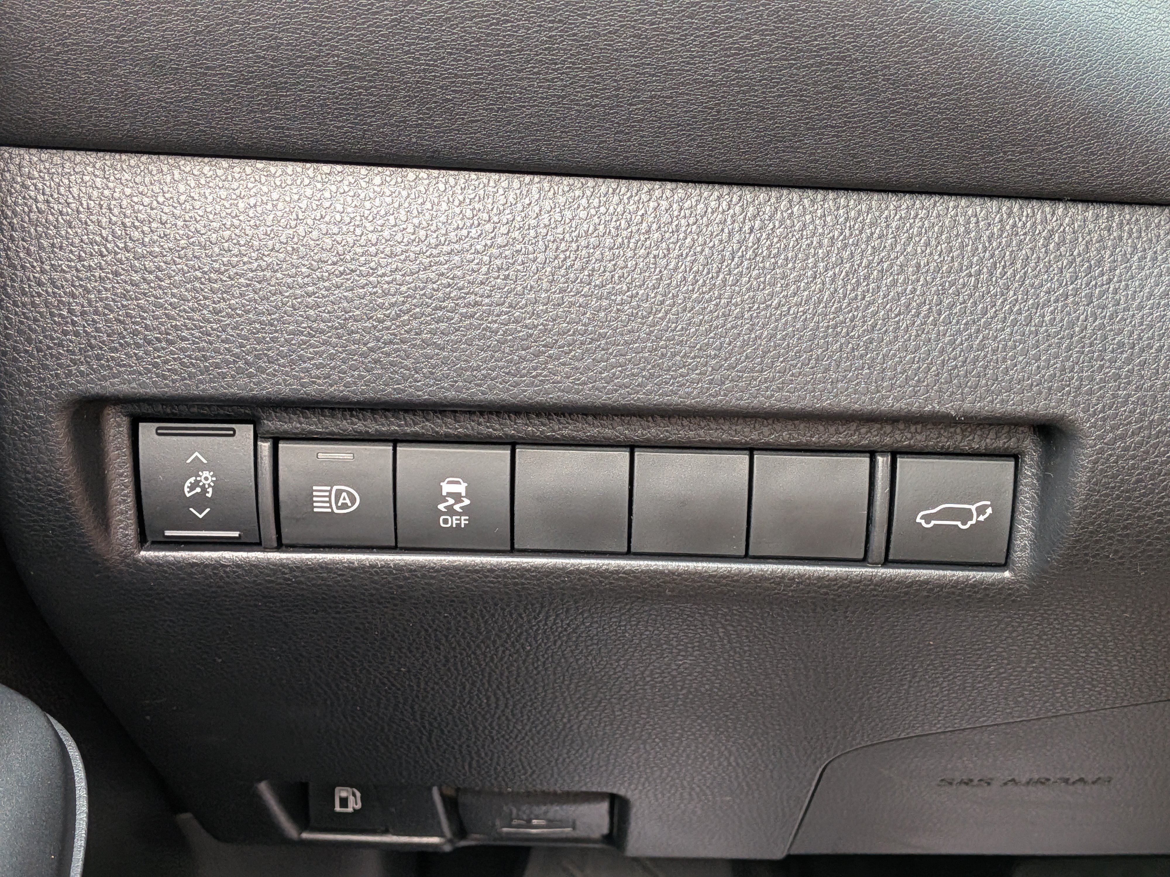 Used 2022 Toyota Venza LE AWD/4WD image 24