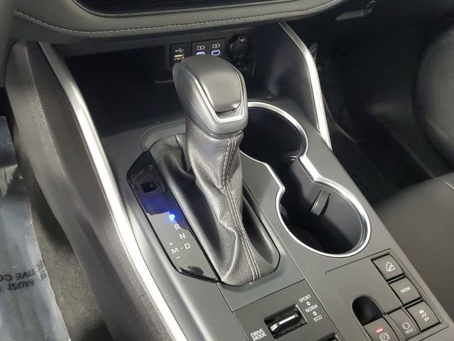 Used 2025 Toyota Highlander XLE image 32