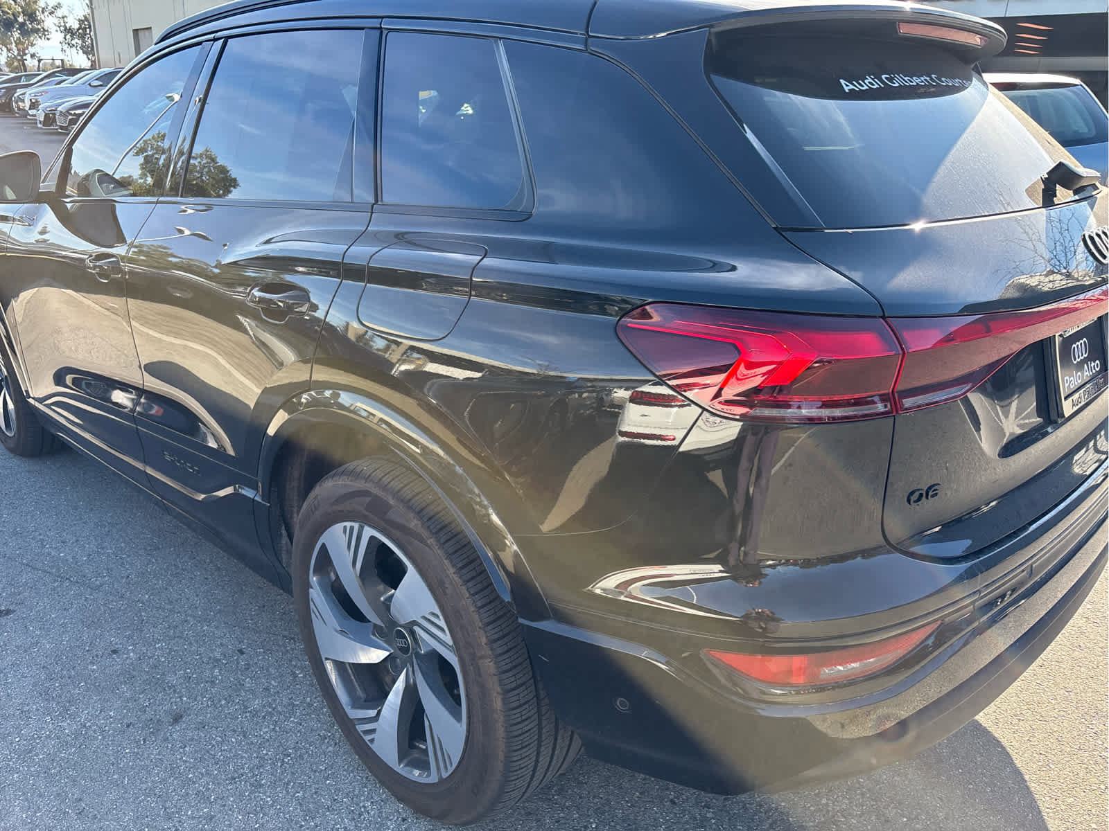 Used 2025 Audi Q6 e-tron Premium Plus w/ Premium Plus image 4